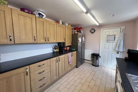 4 bedroom end of terrace house for sale, Hale Road, Liverpool