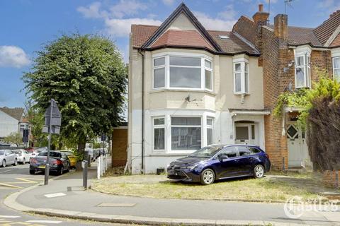 3 bedroom flat for sale, Hazelwood Lane, London, N13