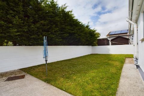 3 bedroom detached bungalow for sale, Glendale Crescent, Redruth - Refurbished bungalow, chain free sale