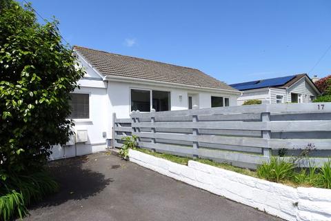 3 bedroom detached bungalow for sale, Glendale Crescent, Redruth - Refurbished bungalow, chain free sale