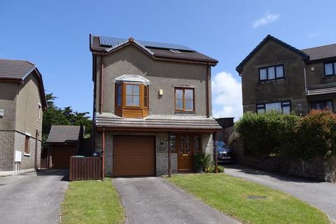 4 bedroom detached house for sale, Hen Wythva Parc, Camborne - Energy efficient family home