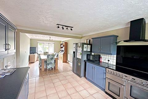 5 bedroom detached house for sale, Merryfields, Welland