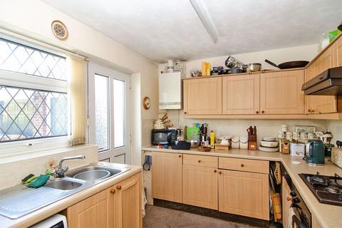 24 Carmichael Close, Lichfield, WS14 9YW