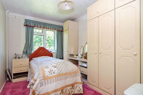 24 Carmichael Close, Lichfield, WS14 9YW