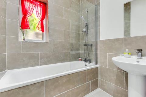 2 bedroom apartment for sale, Cambridge Avenue, Kilburn