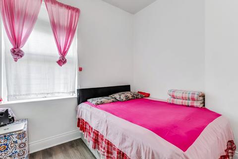 2 bedroom apartment for sale, Cambridge Avenue, Kilburn, NW6