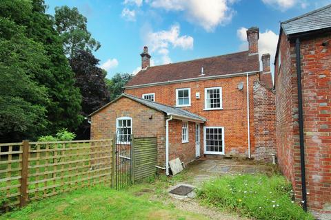 2 bedroom semi-detached house to rent, Lyndhurst Road, Brockenhurst