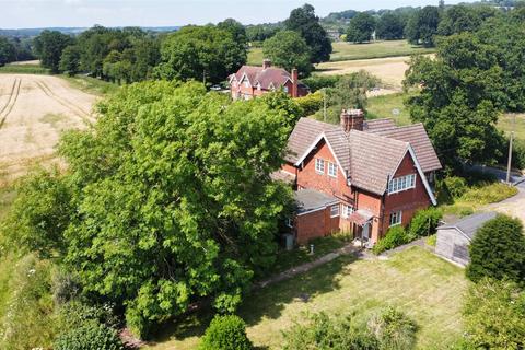 2 bedroom house for sale, Hamptons Road, Hadlow, Tonbridge