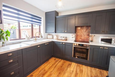 8 Cedar Road, Chasetown, Burntwood, WS7 4RT