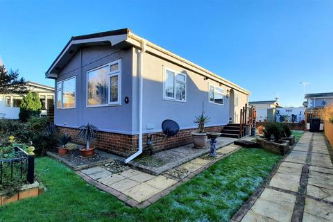 2 bedroom park home for sale, Full Residential Park Home - Roydon