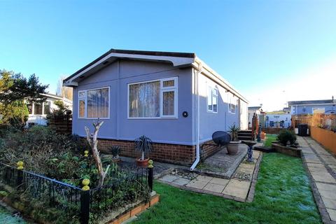 2 bedroom park home for sale, Full Residential Park Home - Roydon