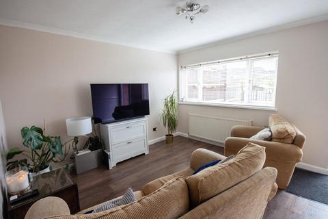 3 bedroom terraced house for sale, Manor Rise, Burntwood, WS7 4TS