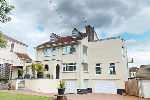 4 bedroom detached house for sale, Wells Road, Whitchurch