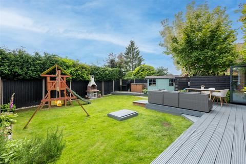 undefined, Pinewood Close, Southwell NG25