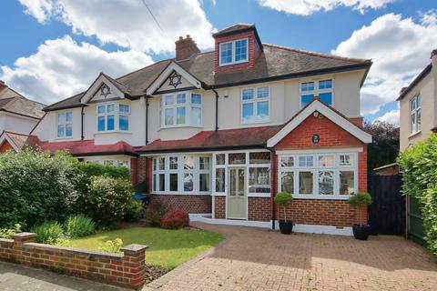 5 bedroom semi-detached house to rent, Rosebery Avenue, New Malden