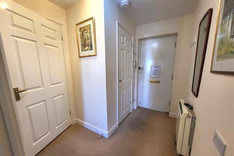 1 bedroom retirement property for sale, Betjeman Court, Cockfosters EN4