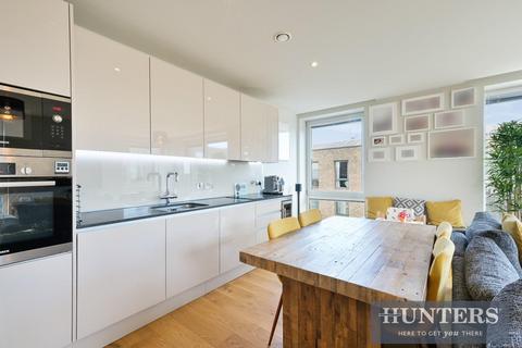 2 bedroom flat for sale, Paddlers Avenue, Brentford