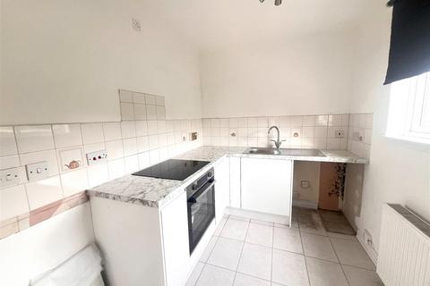 2 bedroom flat to rent, Muiryhall Street, Coatbridge ML5