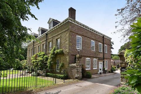 4 bedroom end of terrace house for sale, Langley Hall Close, Langley, Macclesfield