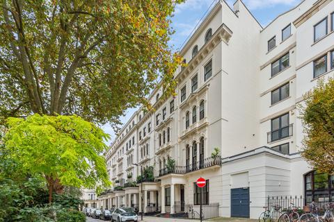 1 bedroom flat to rent, Kensington Gardens Square, Bayswater, London