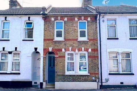 3 bedroom terraced house for sale, Dale Street, Chatham