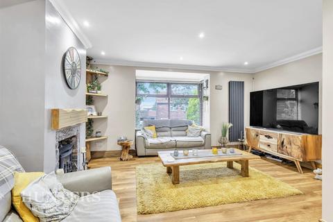 24 Chestnut Crescent, Oldham, OL8 2NL