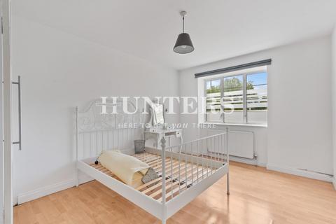 4 bedroom flat for sale, Dollis Hill Lane, London, NW2