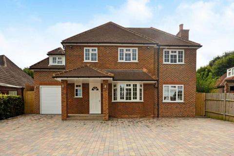 5 bedroom house to rent, Manor Way, Guildford