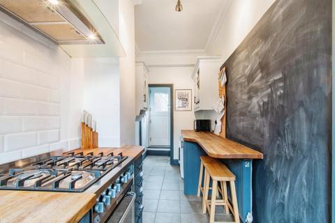 8 Back Lane, New Farnley, Leeds, LS12 5HW