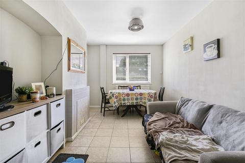 6 Back Road, Linton, Cambridge, CB21 4LG