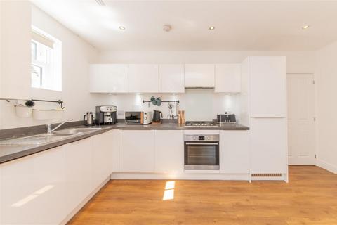 2 bedroom flat for sale, Bunns Lane, Mill Hill