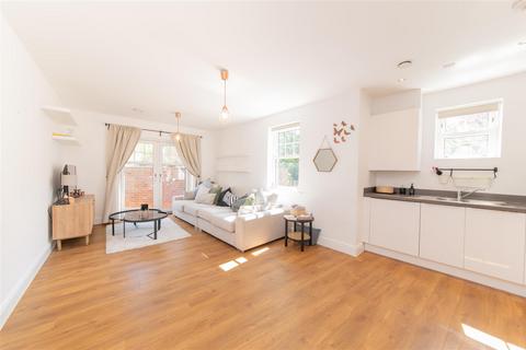 2 bedroom flat for sale, Bunns Lane, Mill Hill