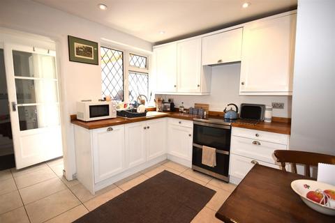 2 bedroom cottage for sale, Folly Lane North, Farnham