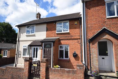 2 bedroom cottage for sale, Folly Lane North, Farnham