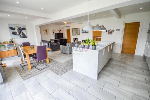 306 Beaver Hill Road, Sheffield, S13 9QB