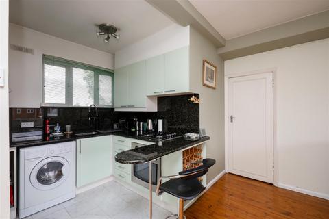 2 bedroom property for sale, Upper Richmond Road, London