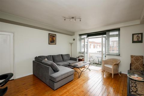 2 bedroom property for sale, Upper Richmond Road, London