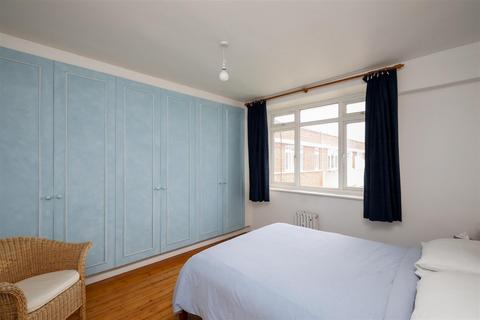 2 bedroom property for sale, Upper Richmond Road, London