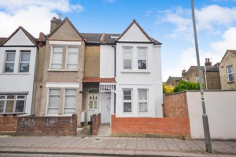 4 bedroom house to rent, Pevensey Road, Tooting SW17