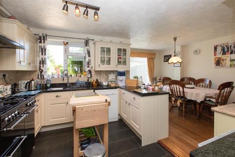 3 bedroom detached house for sale, Shakespeare Road, Royal Wootton Bassett