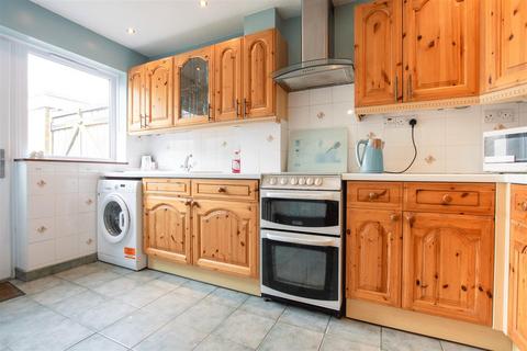 3 bedroom detached house for sale, 24 Roses Close, Wollaston