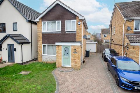 3 bedroom detached house for sale, 24 Roses Close, Wollaston