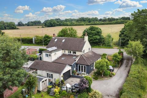 3 bedroom semi-detached house for sale, Mansfield Road, Redhill, Nottingham