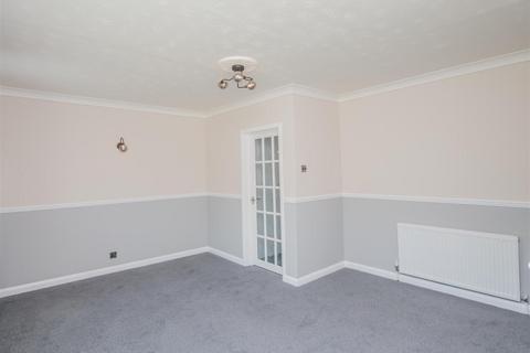 3 bedroom townhouse for sale, Whingate cl ose, Leeds