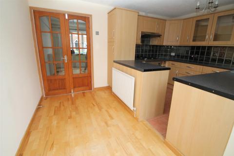 2 bedroom terraced house to rent, Hermitage Close, Westbury