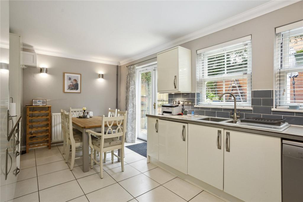 Kitchen/Dining