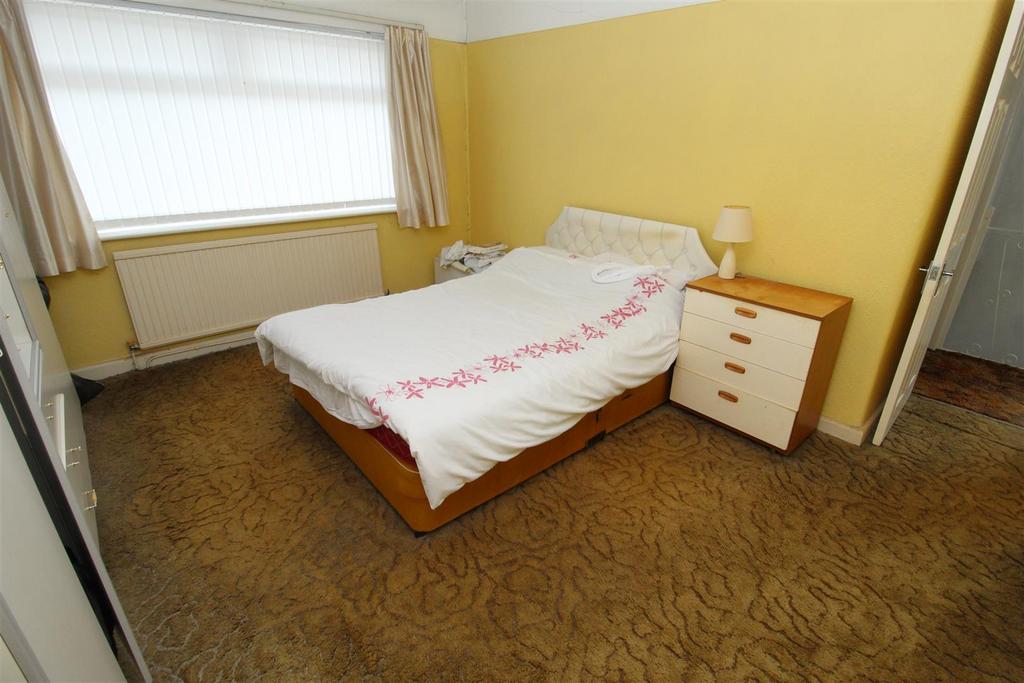 Bed1a.JPG