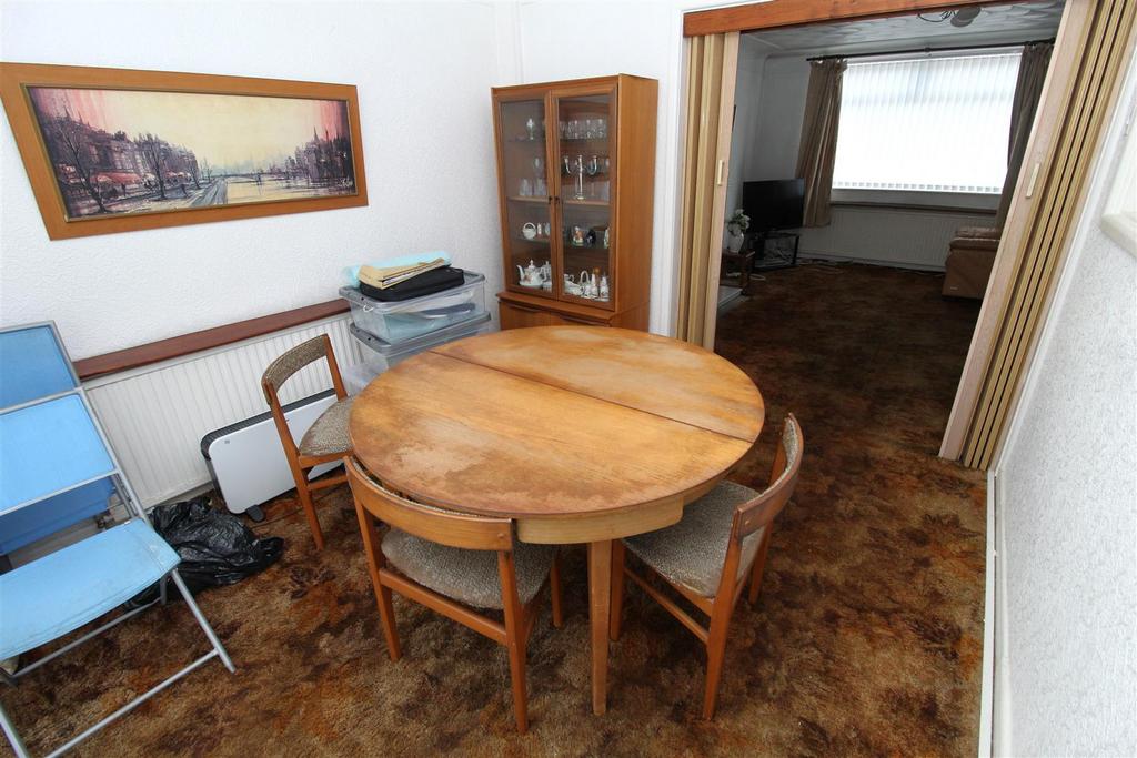 Dining1.JPG