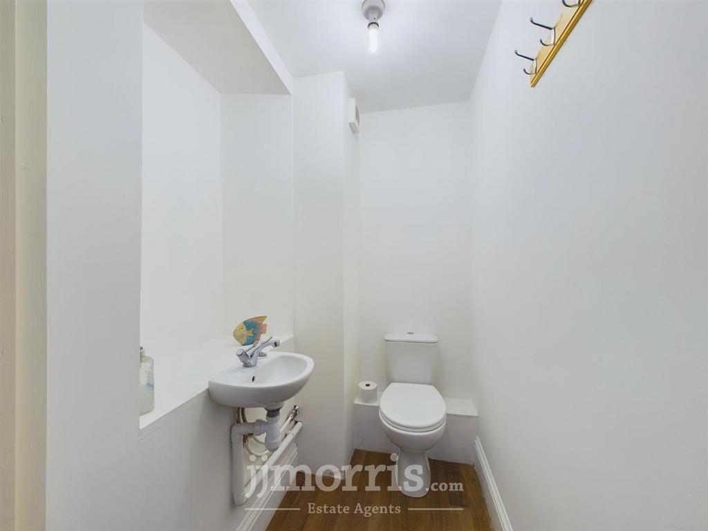 CAM01583 G0-PR0136-STILL027.jpg