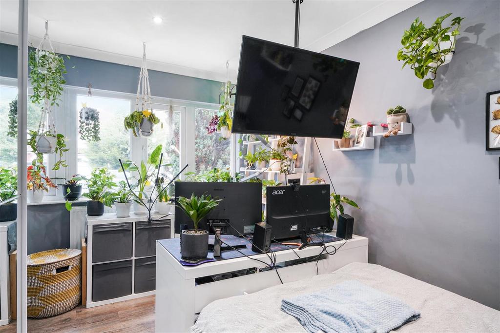 39 Merton Avenue - c Jckm Y8m PJJKNFd Cyj Oz.jpg